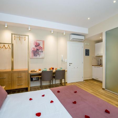 ريثيمنو Elma Suites الغرفة الصورة